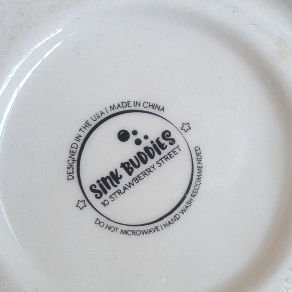 Ceramic Skunk Possum Dish Sponge Holder with Charming Gray & White Design - Picture 5 of 10